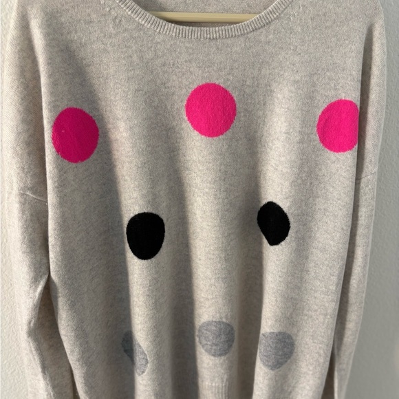 Lissa Todd Elegant Gray Sweater with Pink and Black Dots - Picture 6 of 6